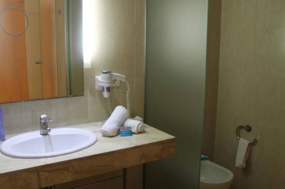 Aparthotel BCL Levante Beach 4