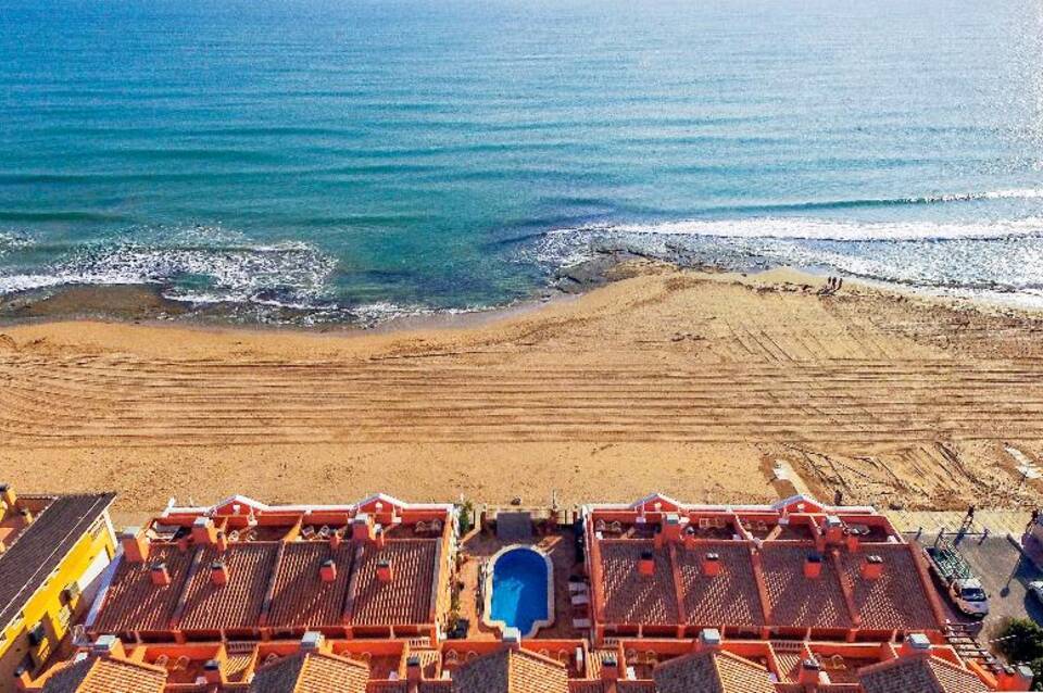 Lloyds Beach Club 2