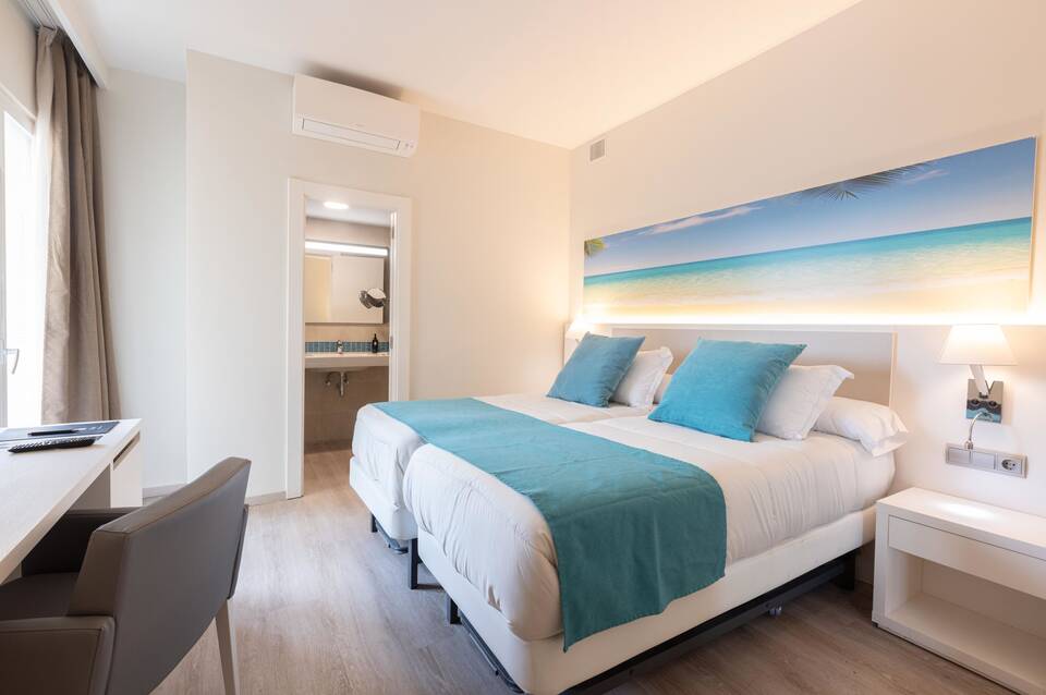 Invisa Hotel Es Pla - Adults Only 1