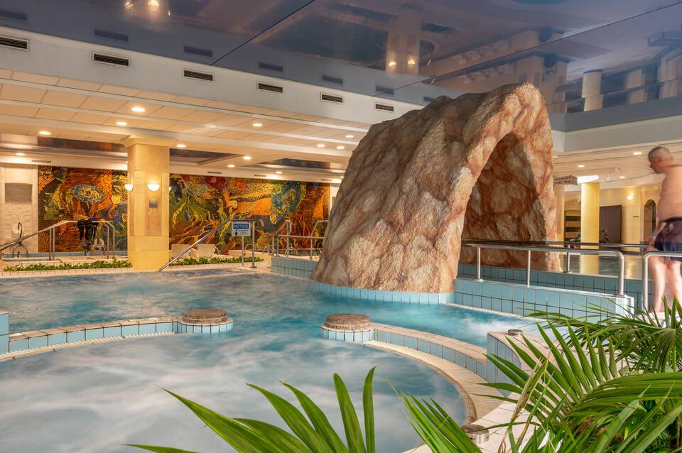 Ensana Grand Margaret Island 1