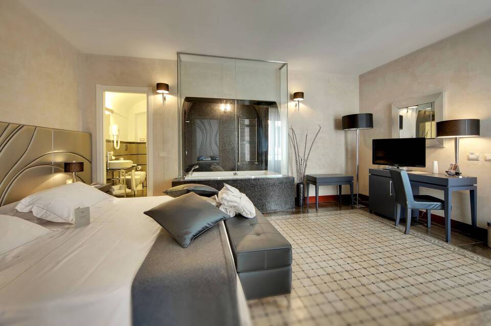 De Stefano Palace 1