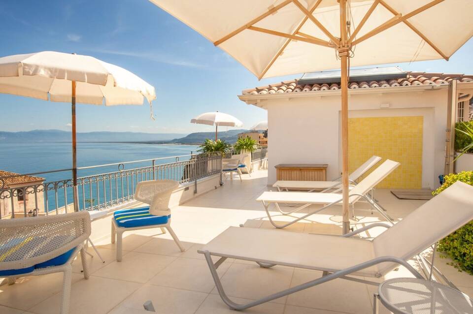 Piccolo Grand Hotel 2