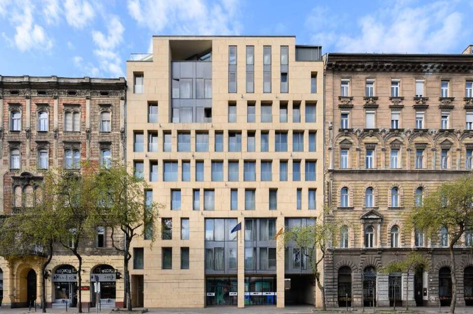 Akeah Verdi Budapest 3