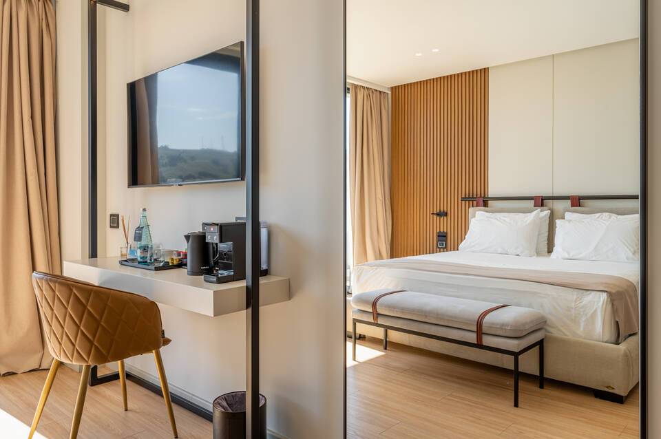 Yacht Premium Hotel 2