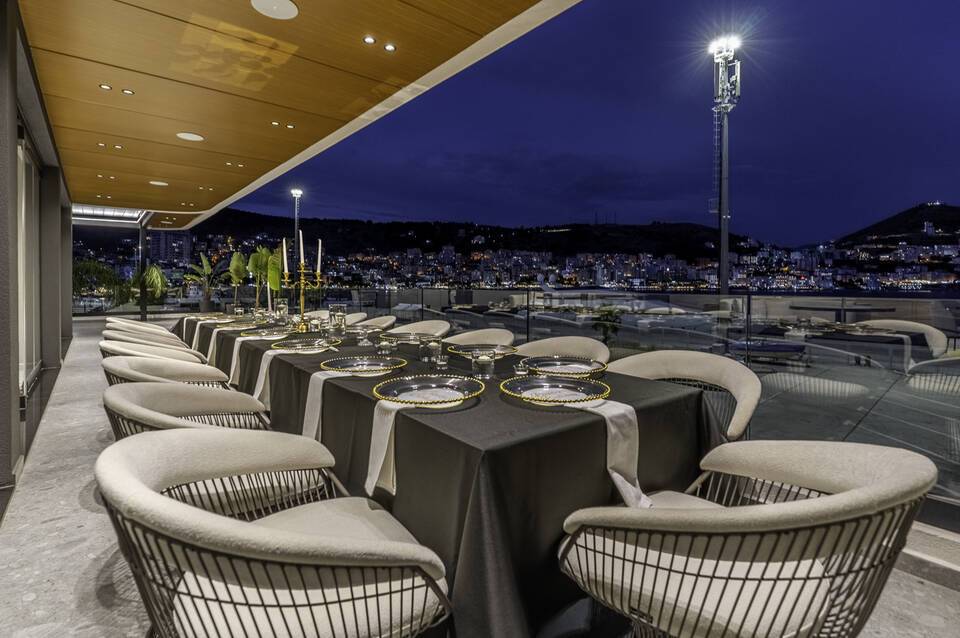 Yacht Premium Hotel 4