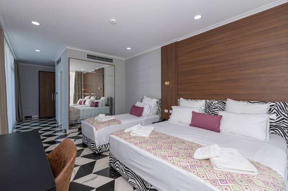 Hotel Britania 4