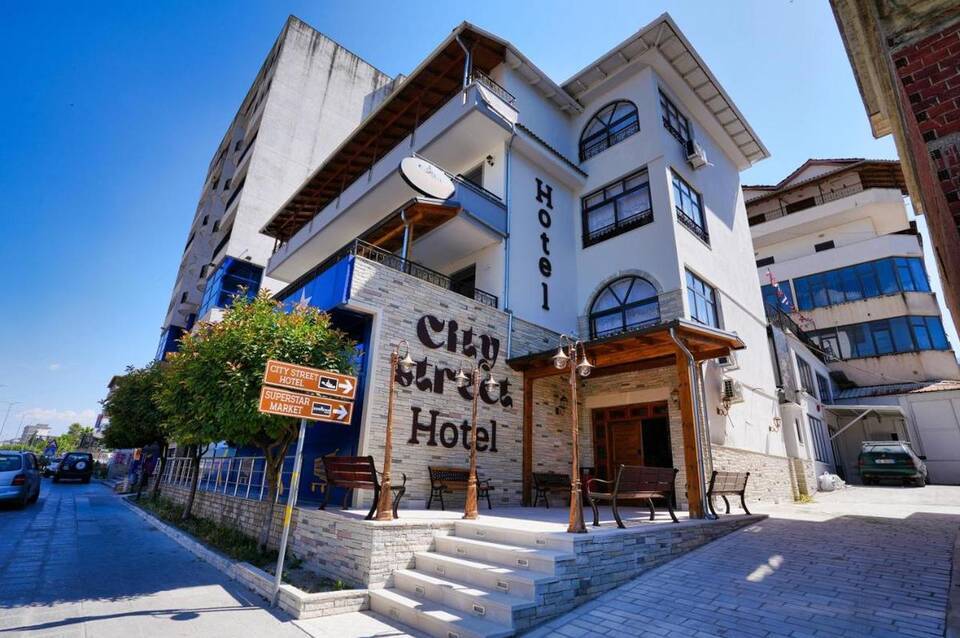 City Street Hotel 1