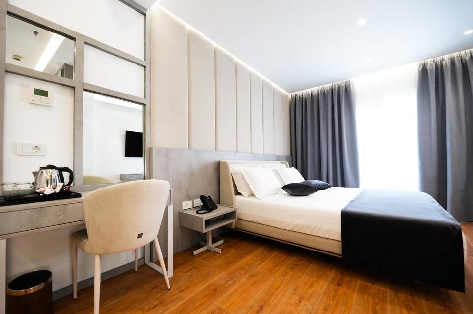 Naos Luxury Hotel 4