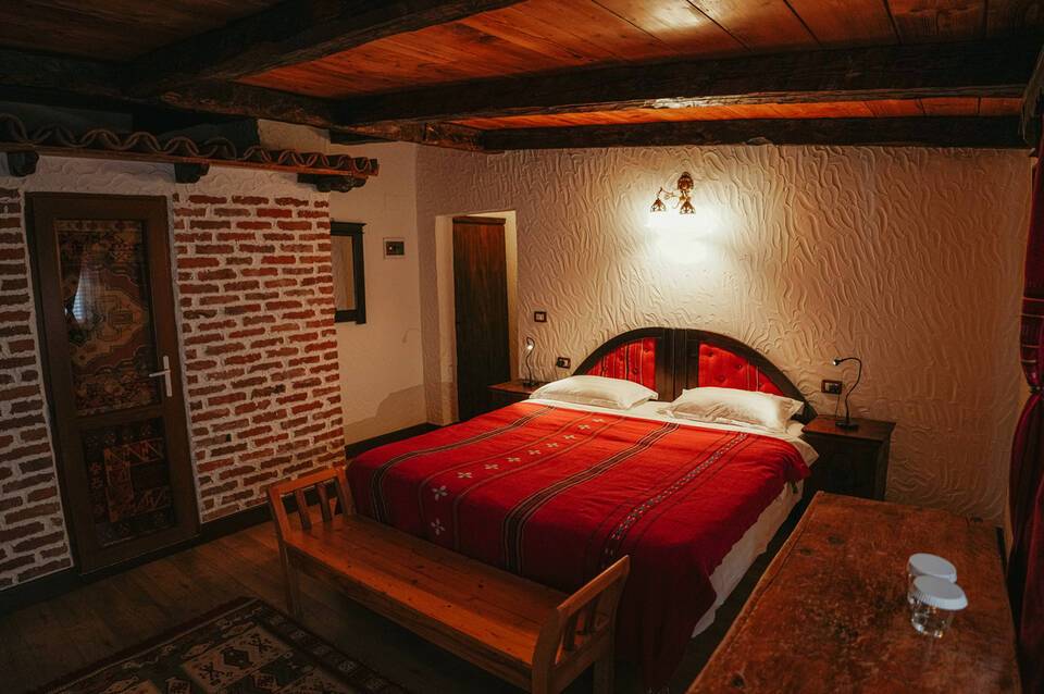 Hotel Tradita Geg & Tosk 1