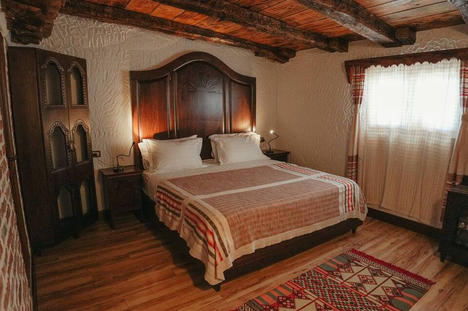 Hotel Tradita Geg & Tosk 3