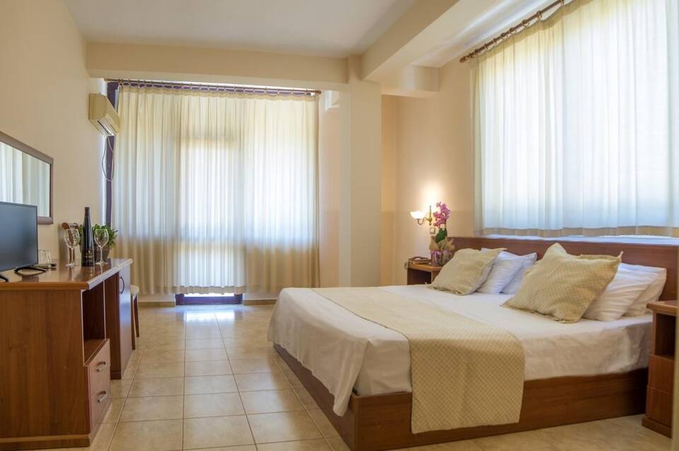 Akropoli Hotel 4