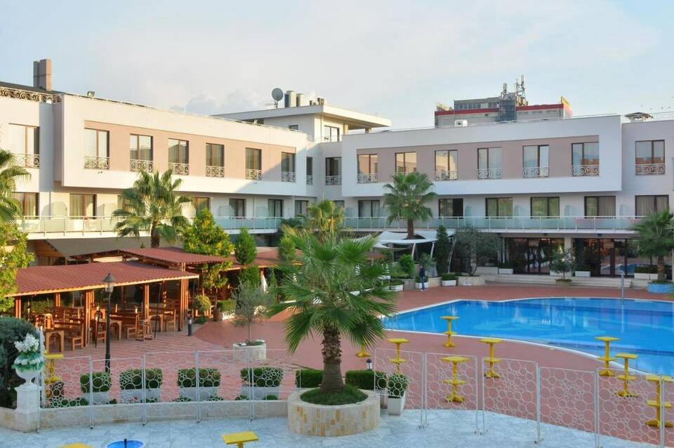 Te Stela Resort 1