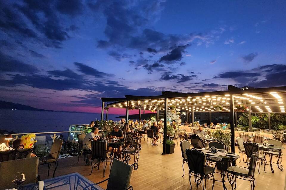 Apollon Hotel 4
