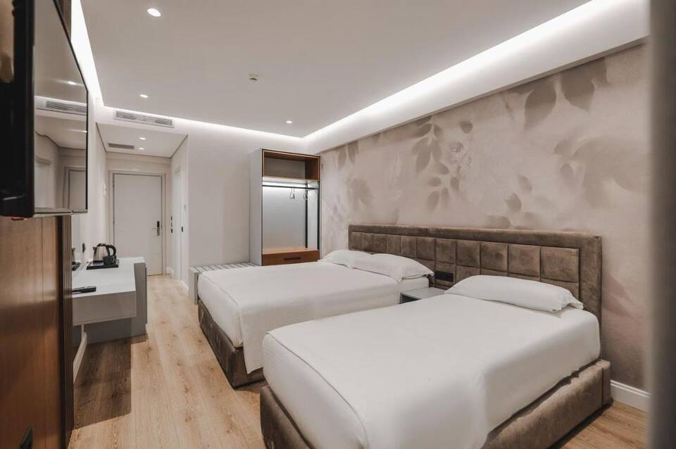 Hotel Oasis 1