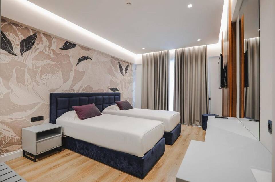 Hotel Oasis 3