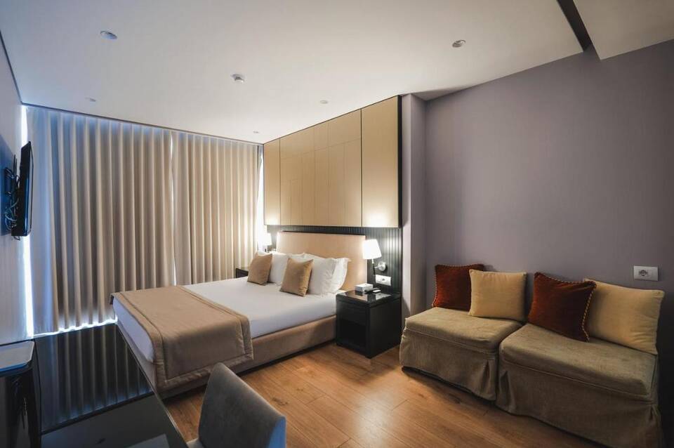Hotel Oasis 5