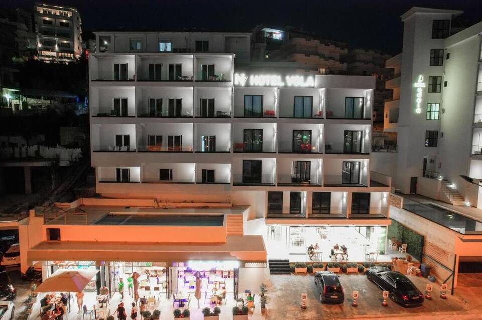 Vola Hotel 3