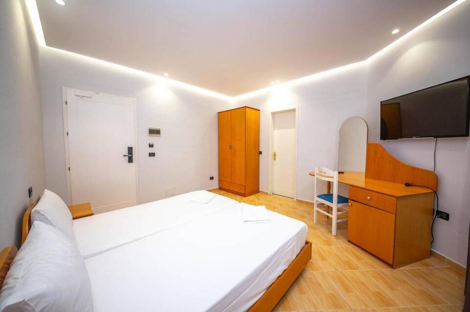 Hotel Sea Breeze 3