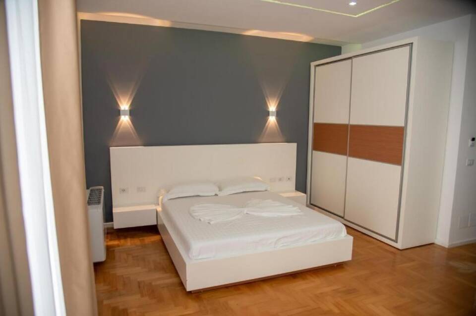 Thea Hotel 3