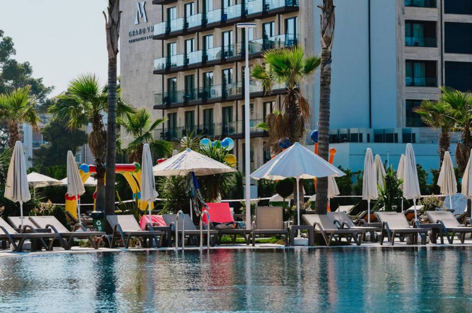 Grand VM Conference & SPA 3
