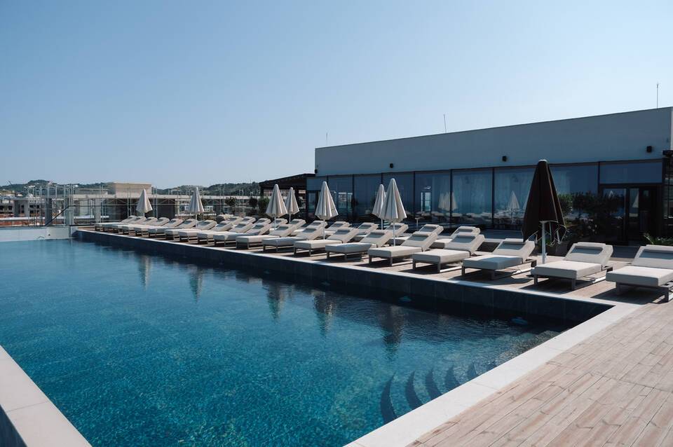 Grand VM Conference & SPA 1