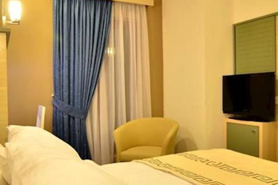 The Capital Tirana Hotel 1