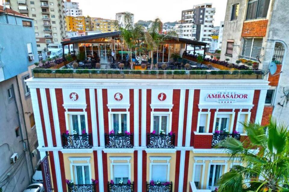 Ambasador Hotel 1