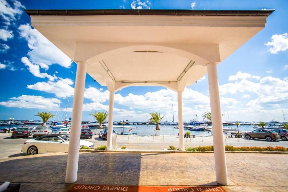 Hotel Palace Marina Dinevi 2