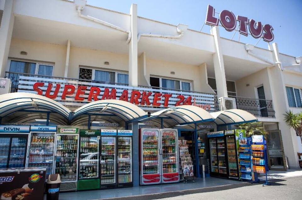 Lotus Hotel 4