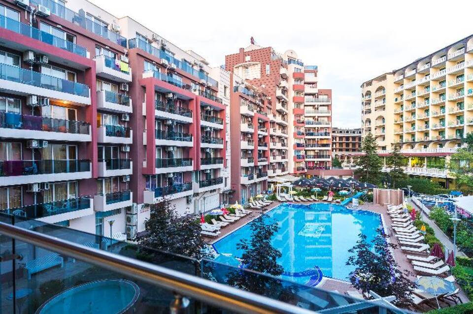 Admiral Plaza Apartments 1