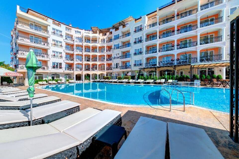 Hotel Avenue Deluxe 1