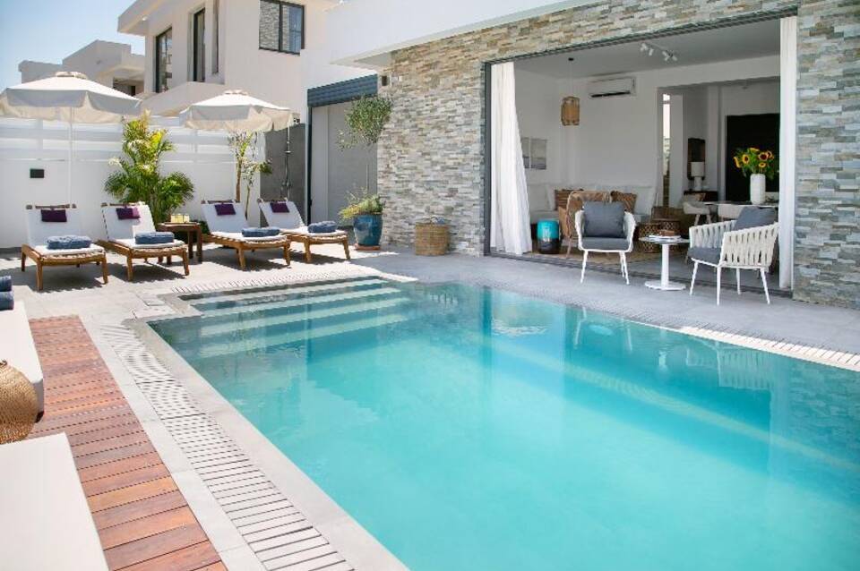 Chris Le Mare Gold Luxury Villa 2