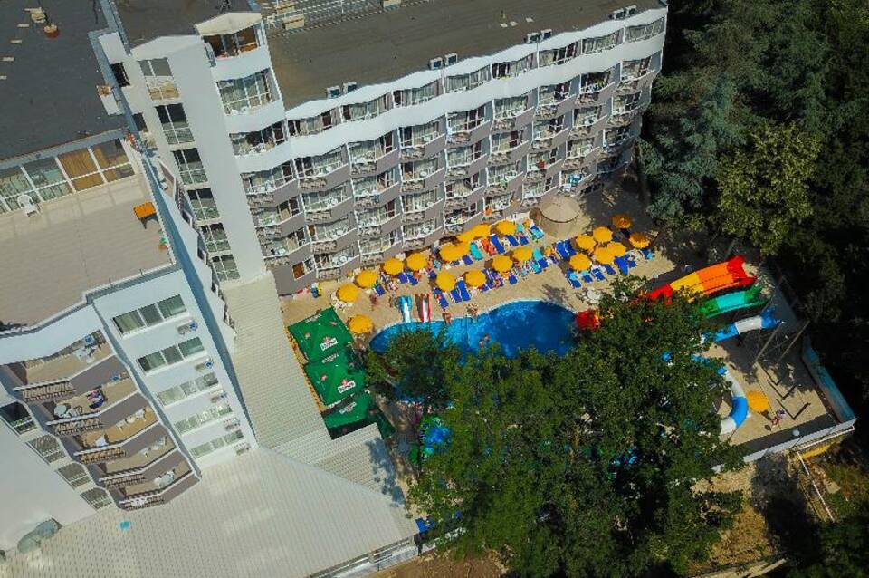 Prestige Deluxe Hotel Aquapark Club 4
