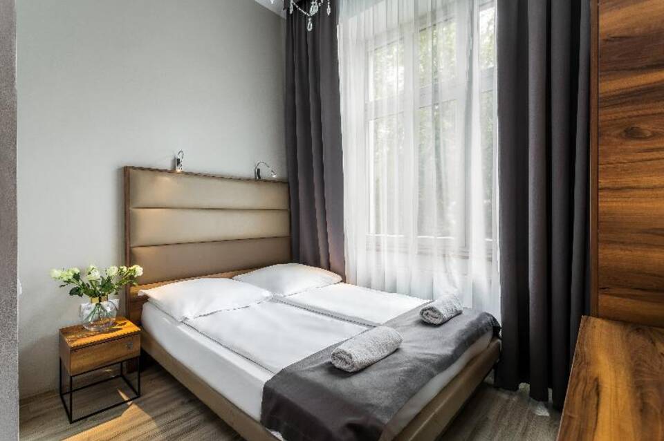 G12 Aparthotel 4
