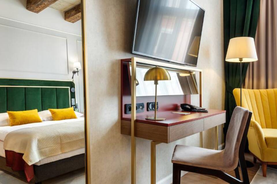 Golden Queen Apartments 3