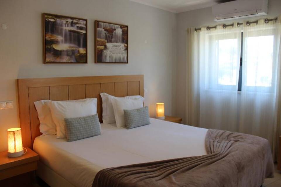 Vicentina Aparthotel 5
