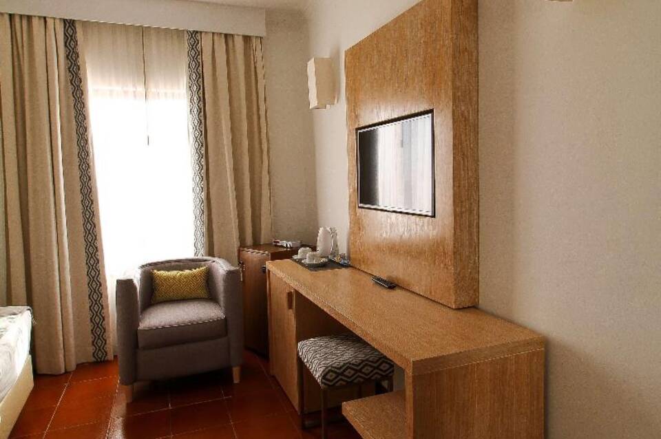 Best Western Hotel Dom Bernardo 5