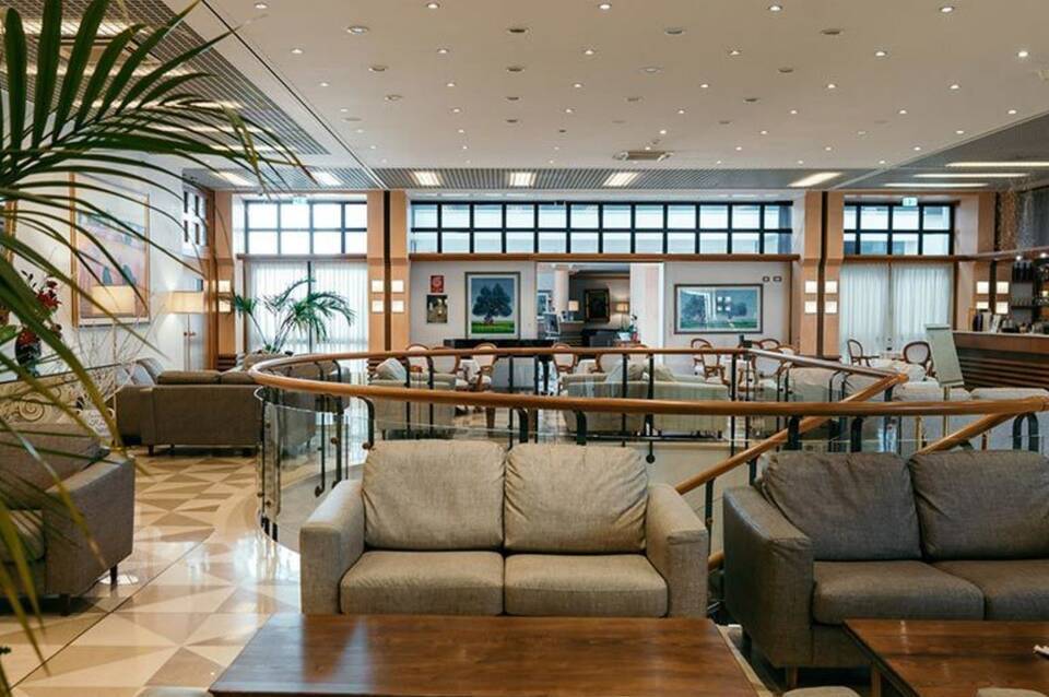 Grand Hotel La Chiusa di Chietri 2