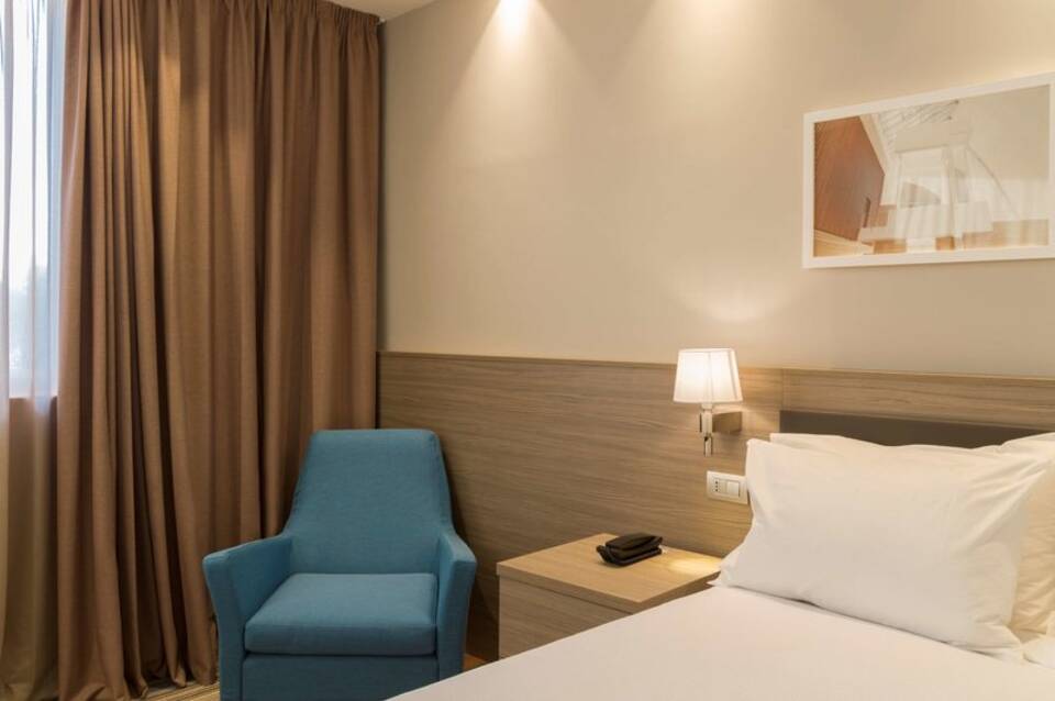 Hampton by Hilton Rome East 2