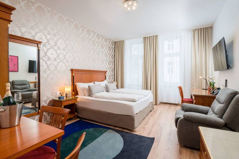 Best Western Plus Celebrity Suites 2