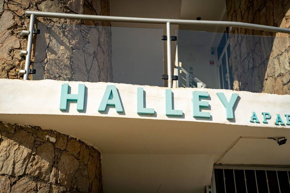Halley Apartments 2