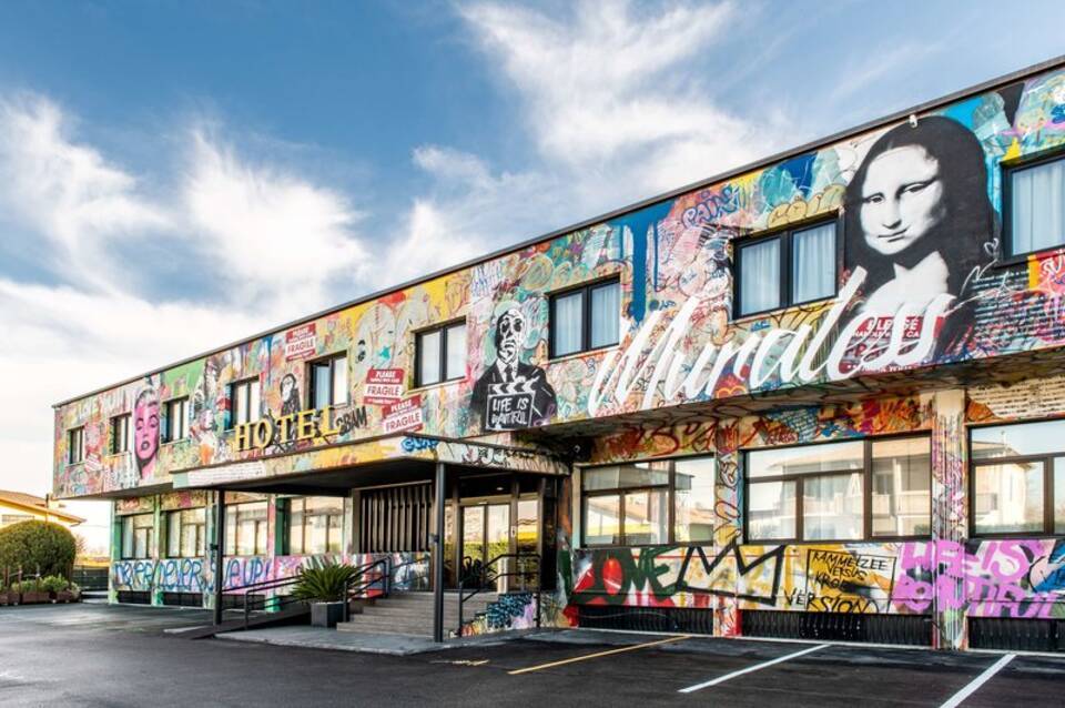 Muraless Art Hotel 1