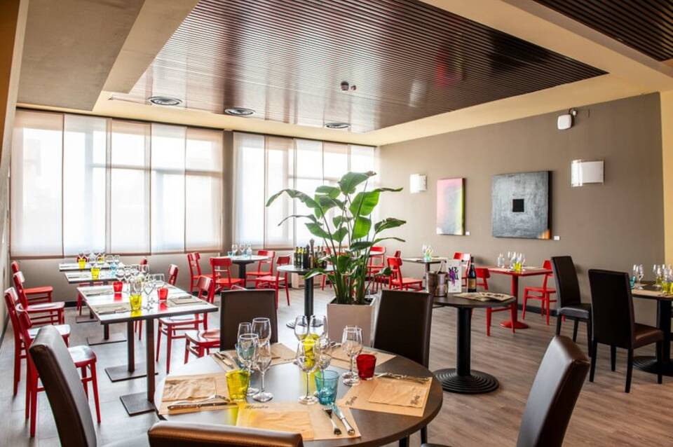 Muraless Art Hotel 4