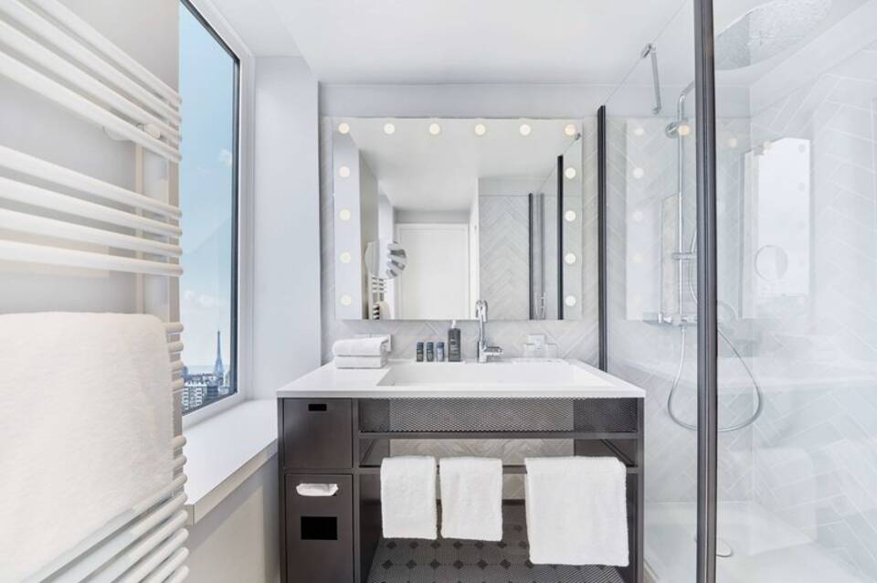 H4 Hotel Wyndham Paris Pleyel Resort 5