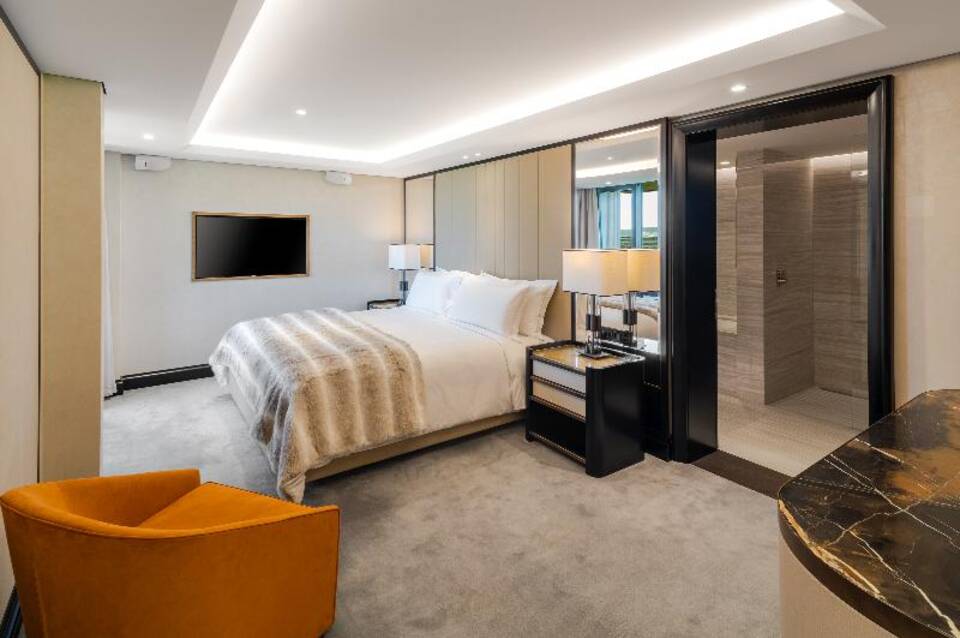 FIVE Zurich 5