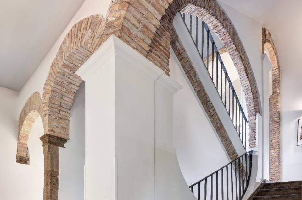 Navona Palace Luxury Inn 4