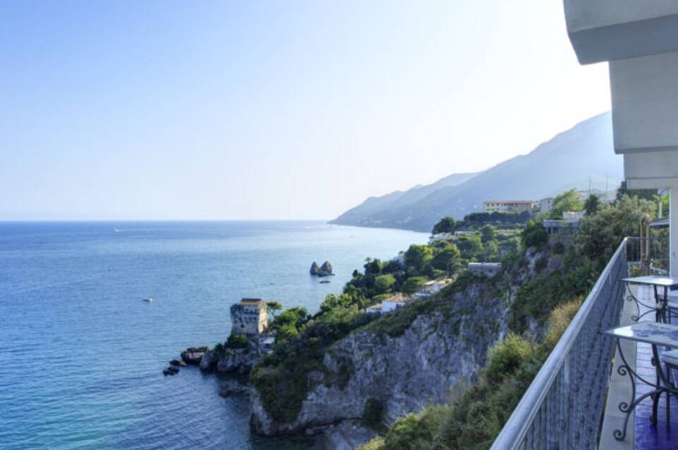 Lloyd's Baia Hotel 1