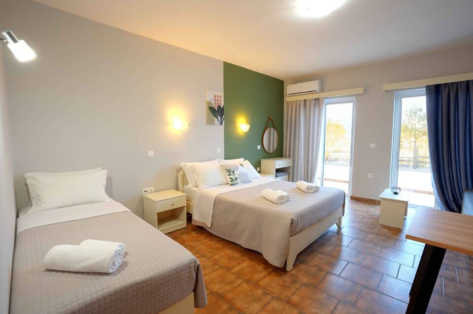Ilios Mare Hotel 3