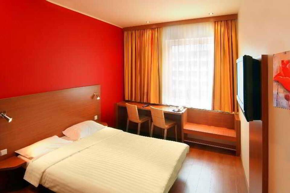 Leonardo Hotel Salzburg City Center 5