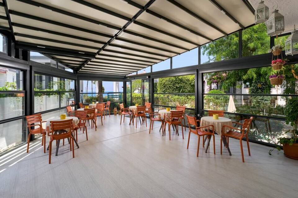 Club Titan Hotel 5